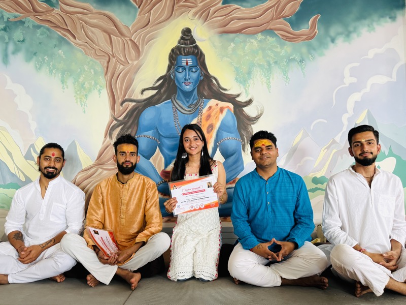 Yoga retreat and ashram life during 200-hour teacher training in India